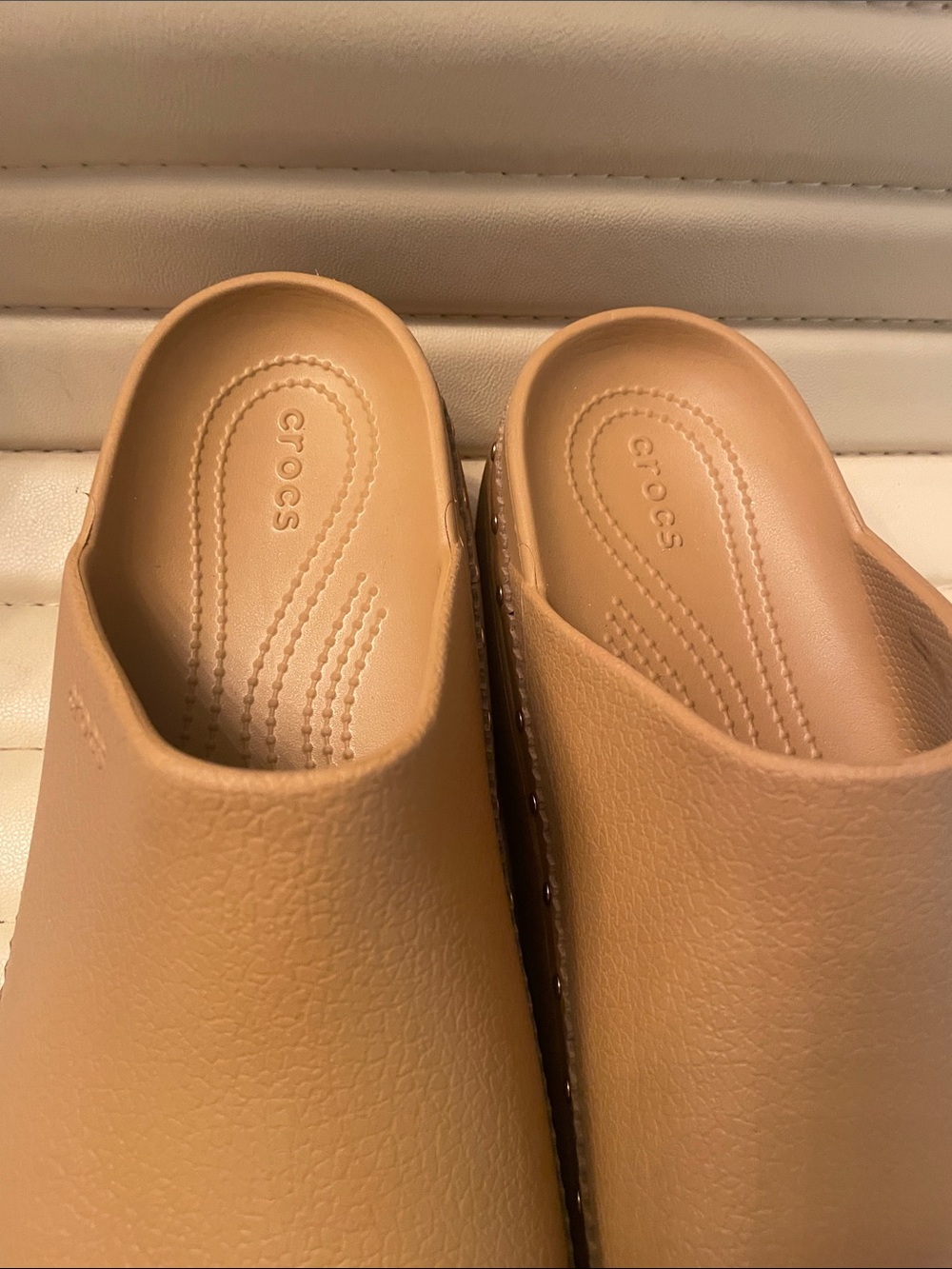 CROCS Platform Classic Tan  Clogs - Picture 3 of 9